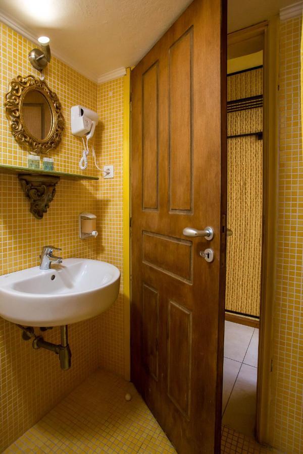 Al 583 Di Lindos Hotell Eksteriør bilde